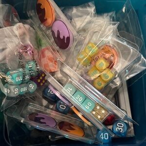 Mystery POKEMON Damage Counter & Dice Set BN